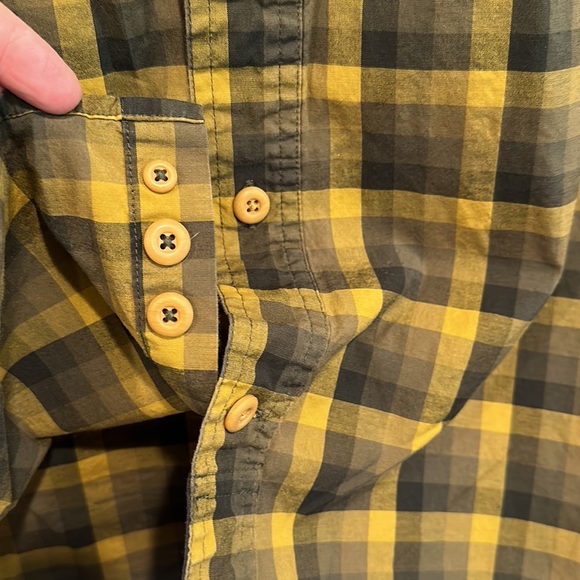 Duluth Trading Plaid Button Down Shirt XL - Picture 7 of 8